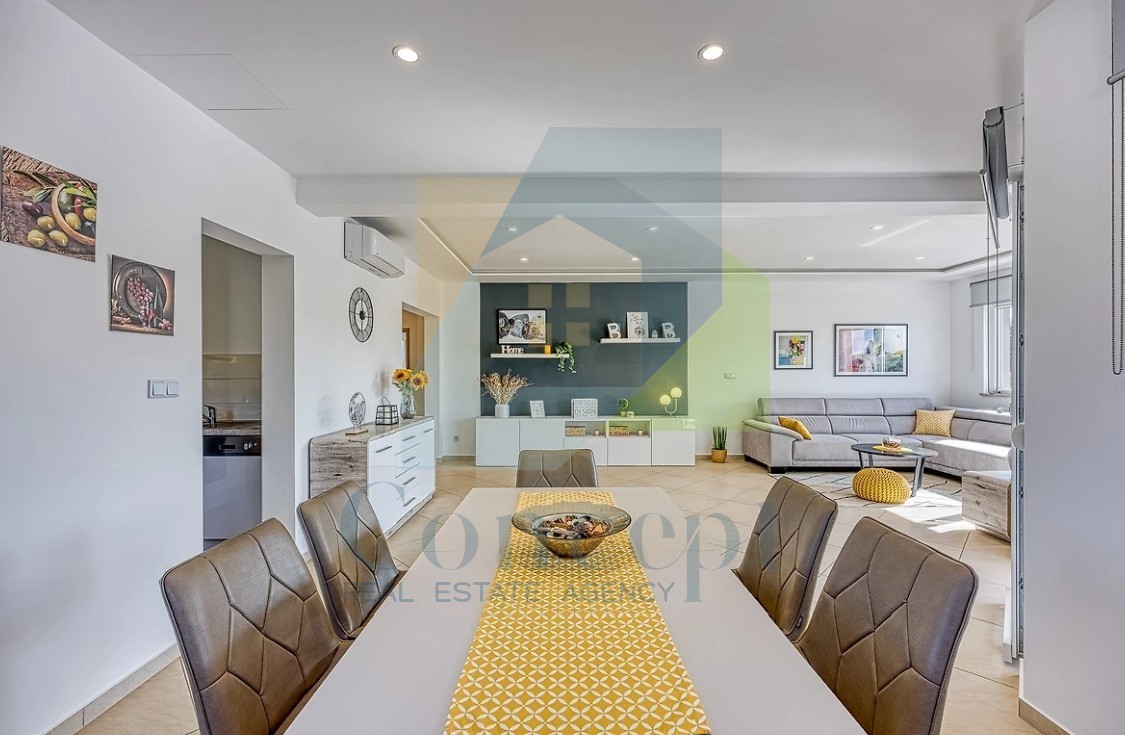 Poreč, okolica, Samostoječa hiša s bazenom na mirni lokaciji