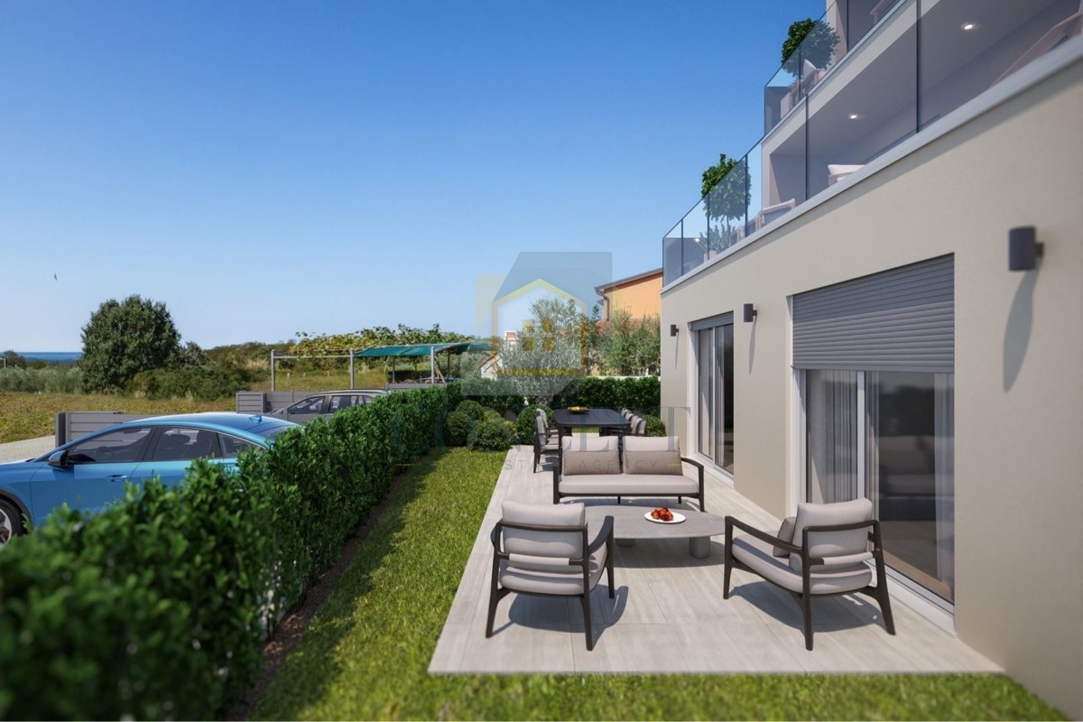 Poreč, okolica, Luksuzni dvoetažni stan s 3 spalnice in pogledom na morje, 7 km od morja