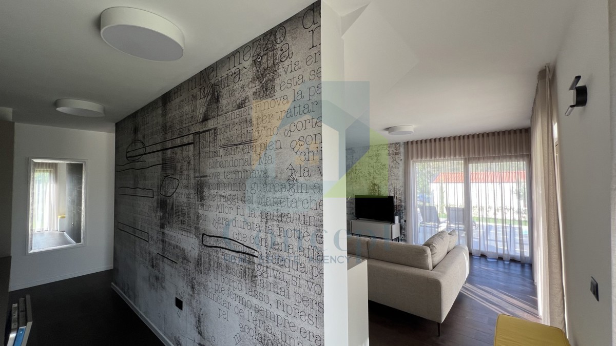 Poreč, okolica, Prekrasna kamnita vila s 4 spalnice na mirni lokaciji