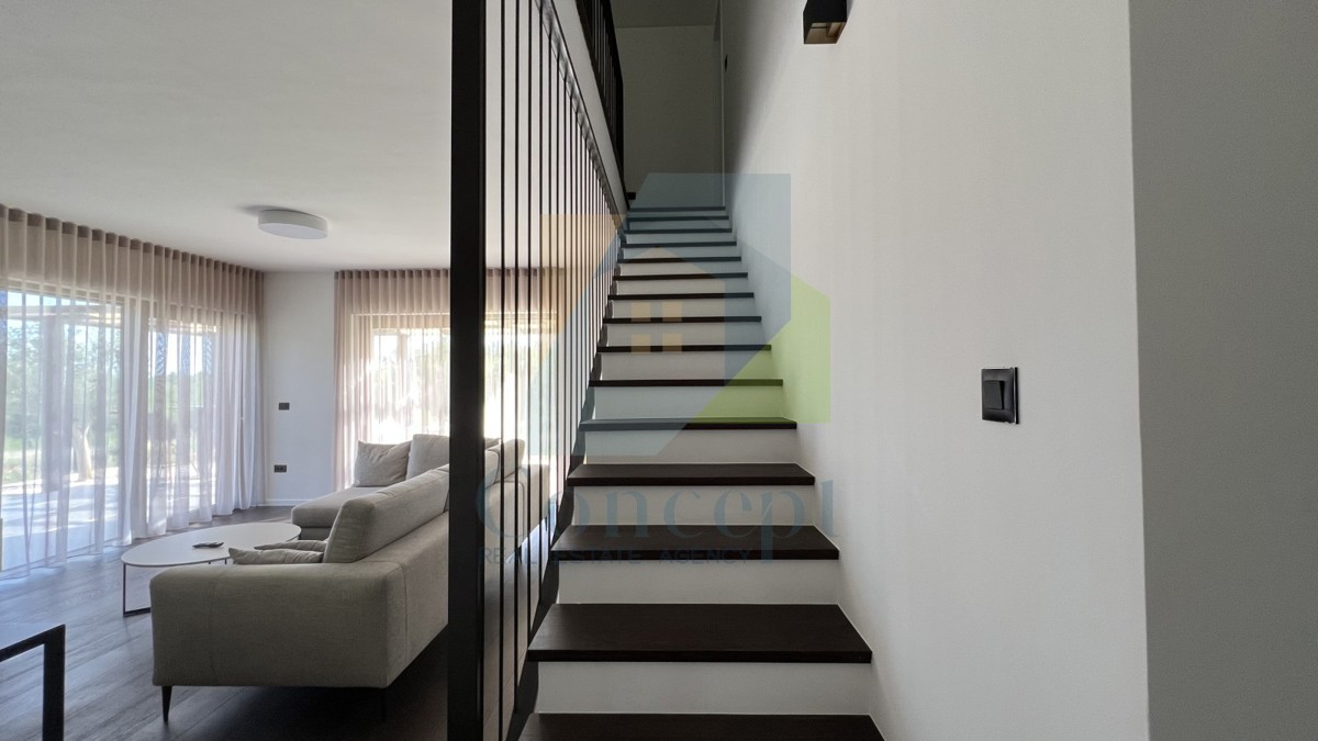 Poreč, okolica, Prekrasna kamnita vila s 4 spalnice na mirni lokaciji