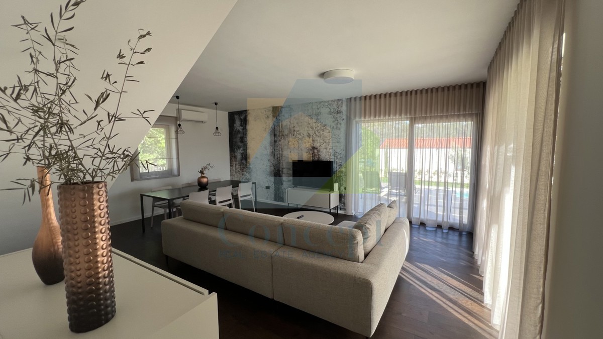 Poreč, okolica, Prekrasna kamnita vila s 4 spalnice na mirni lokaciji