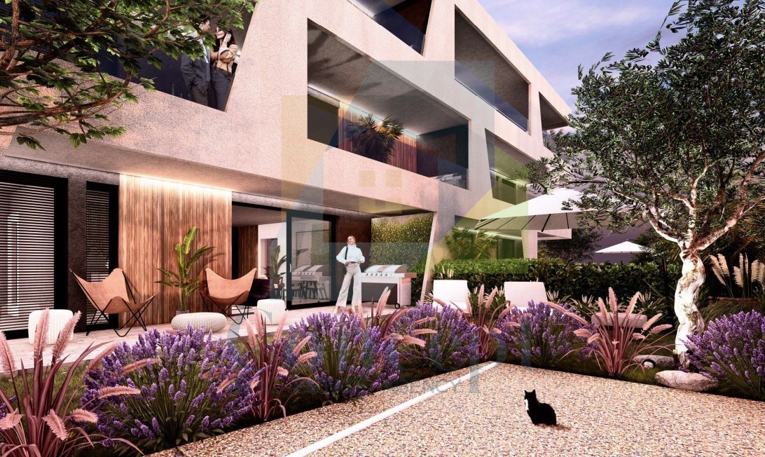 Umag, okolica, Stan v pritličju s prostornim vrtom, 2 km od morja