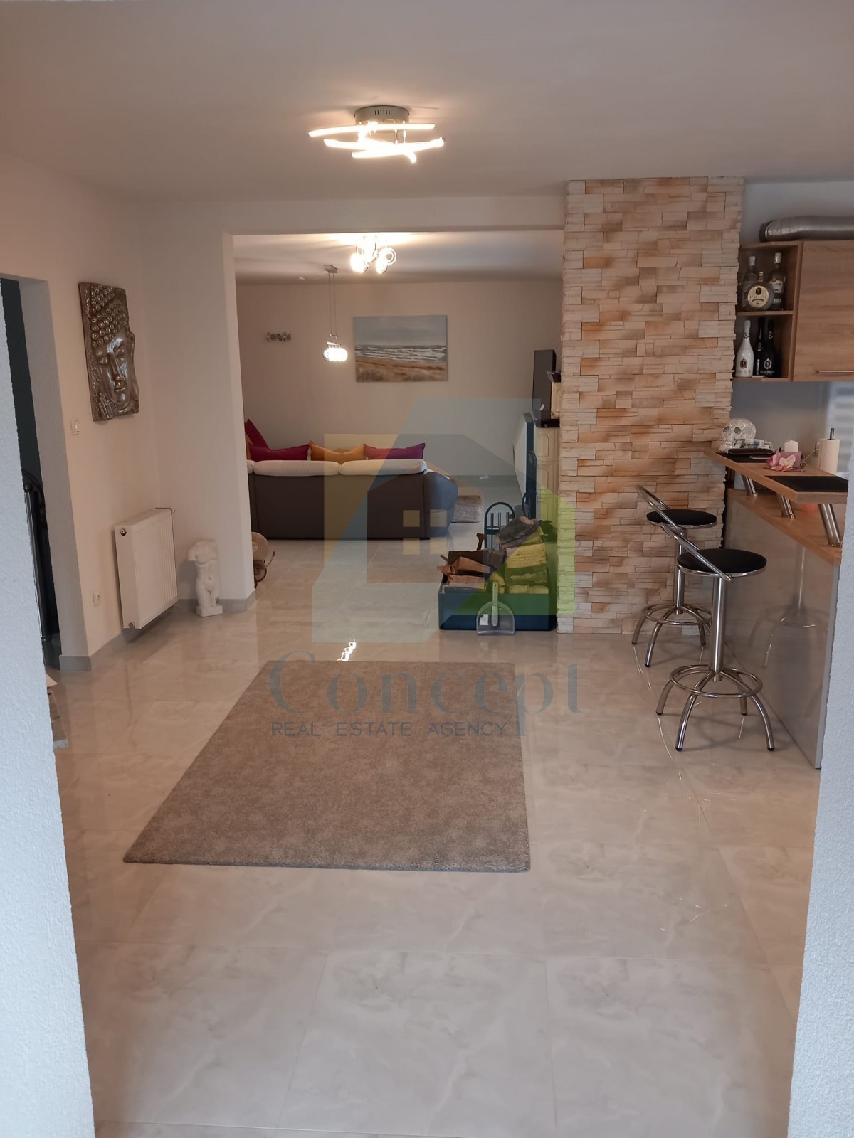 Poreč, okolica, Avtohtona hiša s 3 stanovanjskimi enotami, 12 km od morja