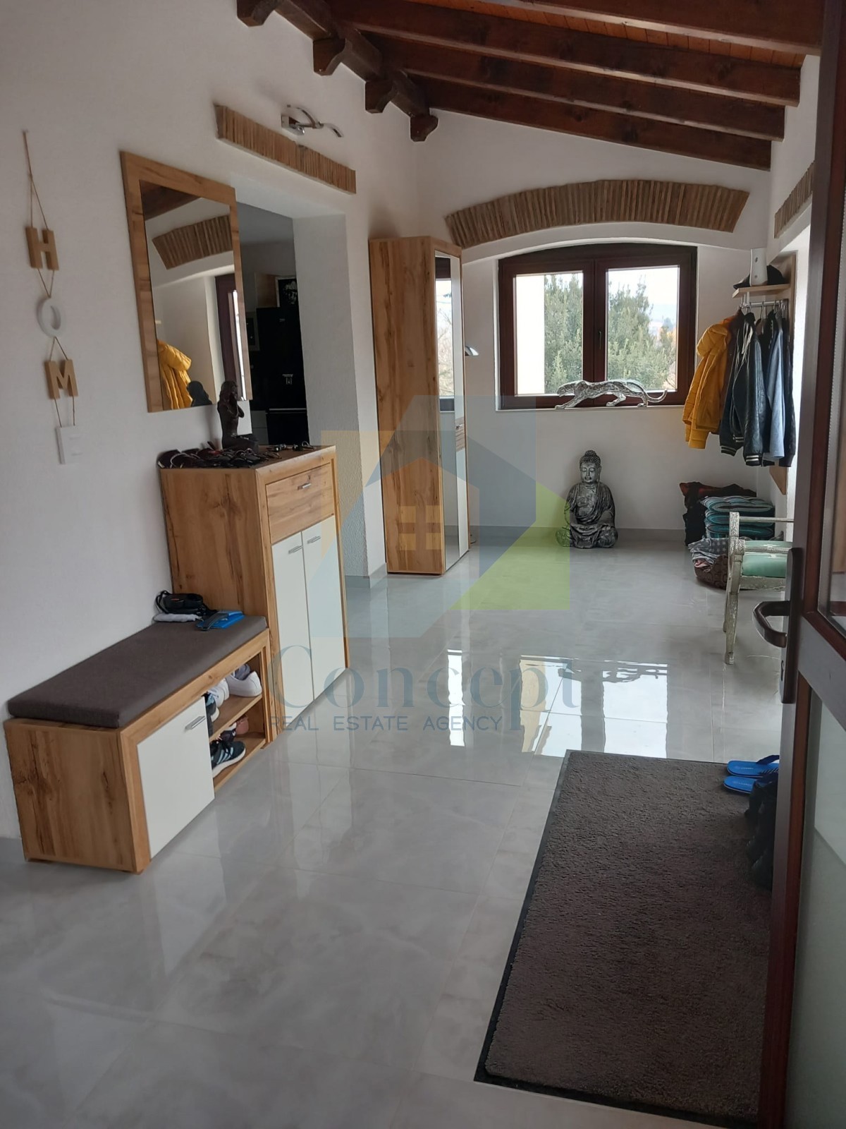 Poreč, okolica, Avtohtona hiša s 3 stanovanjskimi enotami, 12 km od morja