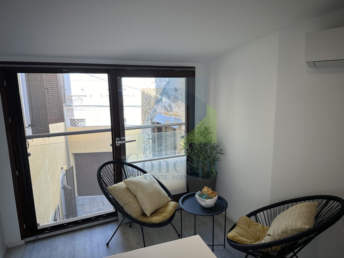 Poreč, center, Luksuzna hiša s tremi bivalnimi enotami v starem mestnem jedru, 40 m od morja