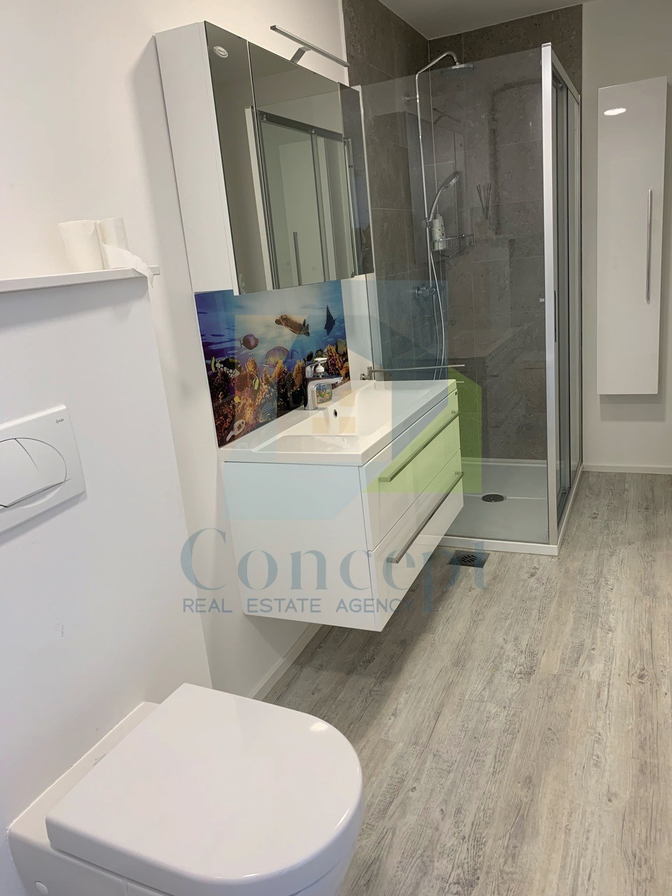 Poreč, center, Luksuzna hiša s tremi bivalnimi enotami v starem mestnem jedru, 40 m od morja