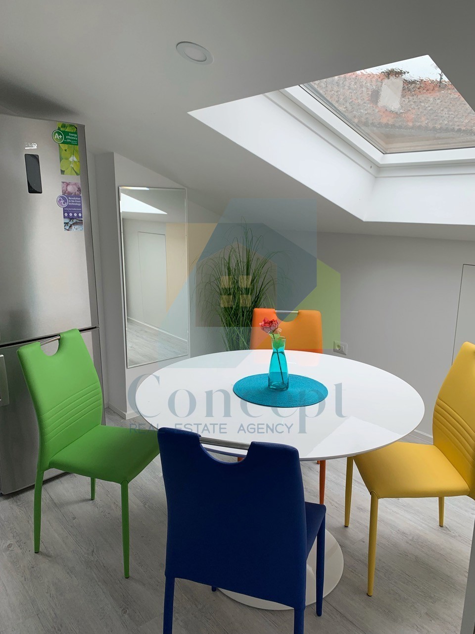 Poreč, center, Luksuzno stanovanje v 2. nadstropju v starem mestnem jedru, 40 m od morja