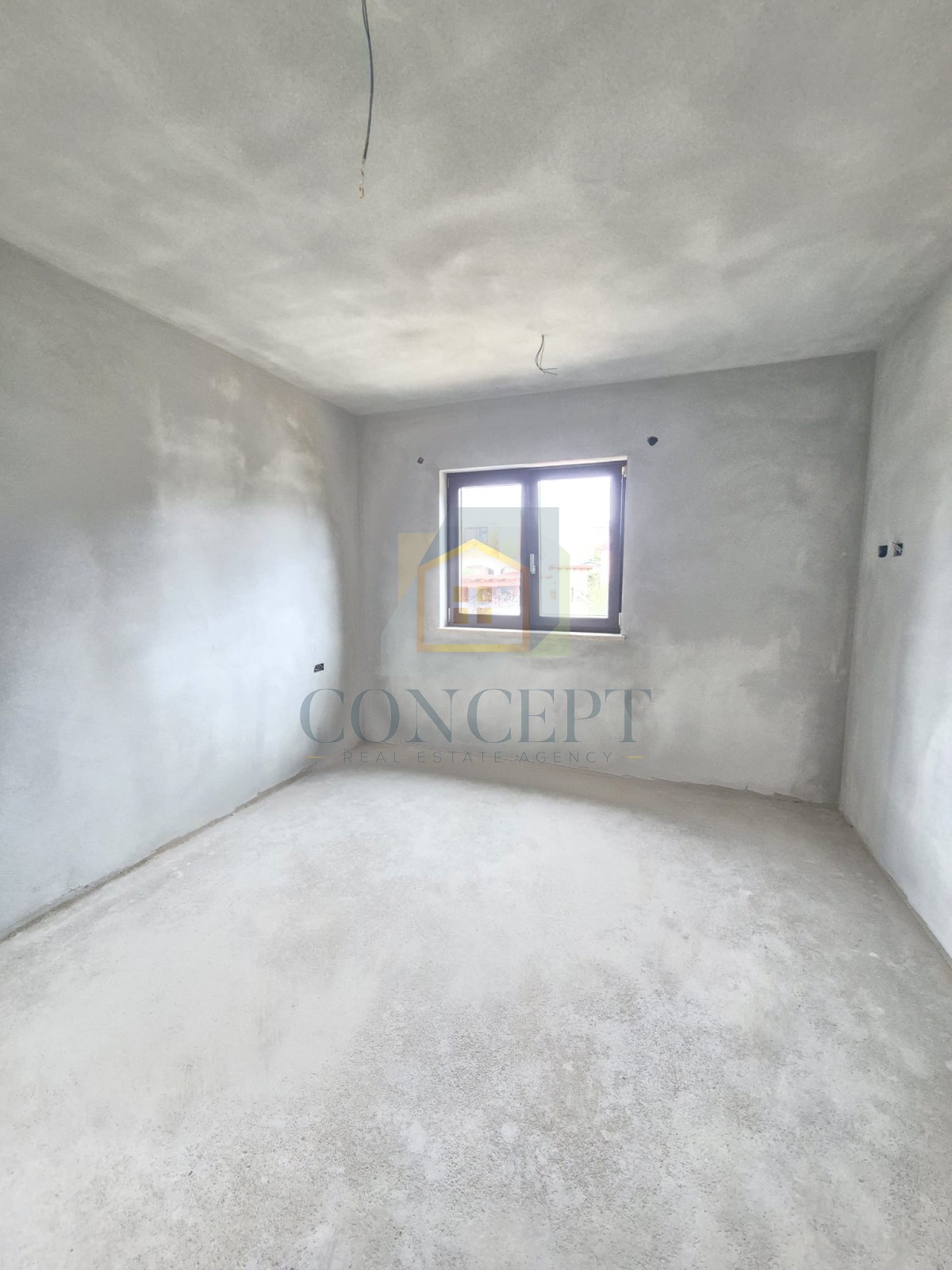 Poreč, uža okolica, Stan na 1. nadstropju na odlični lokaciji, 1,5 km od morja