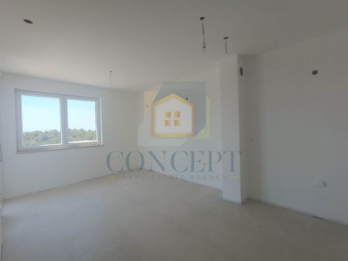 Poreč, okolica, Luksuzno stanovanje s krovno teraso v novogradnji, 1300 m od morja