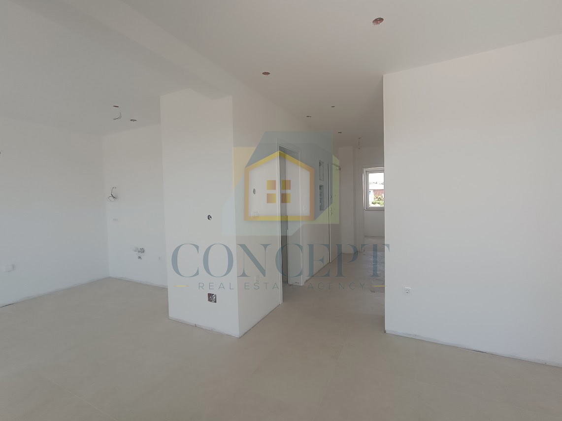 Poreč, okolica, Luksuzno stanovanje s krovno teraso v novogradnji, 1300 m od morja