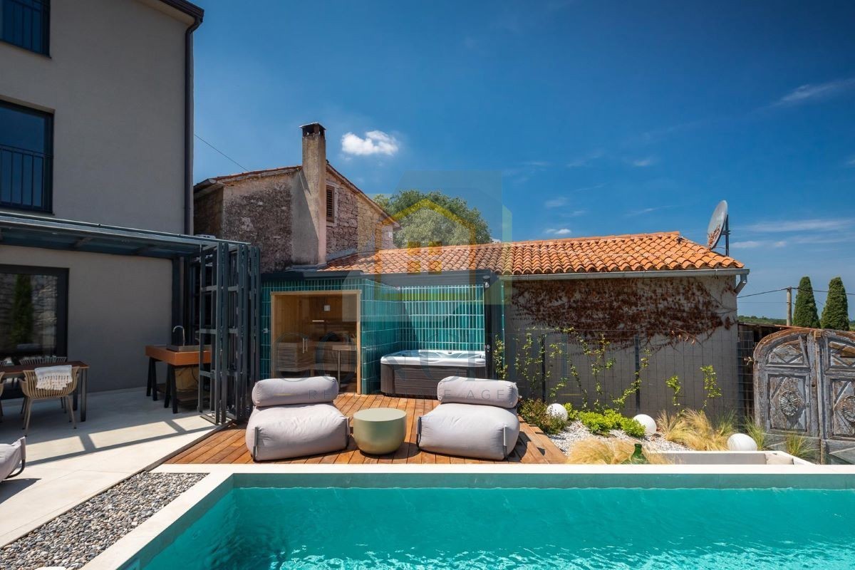 Poreč, Vižinada, Renovirana kamnita hiša s bazenom, 16 km od morja