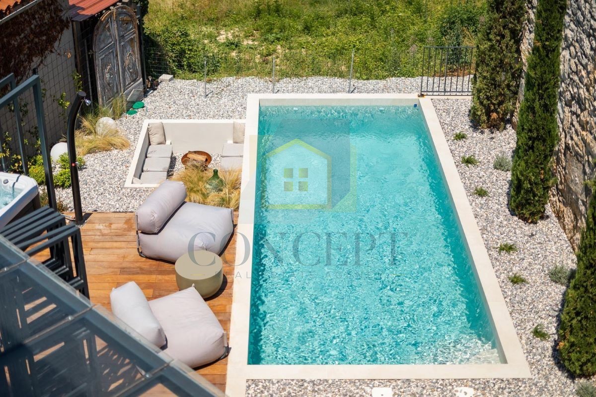 Poreč, Vižinada, Renovirana kamnita hiša s bazenom, 16 km od morja