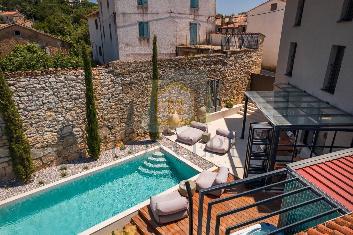 Poreč, Vižinada, Renovirana kamnita hiša s bazenom, 16 km od morja