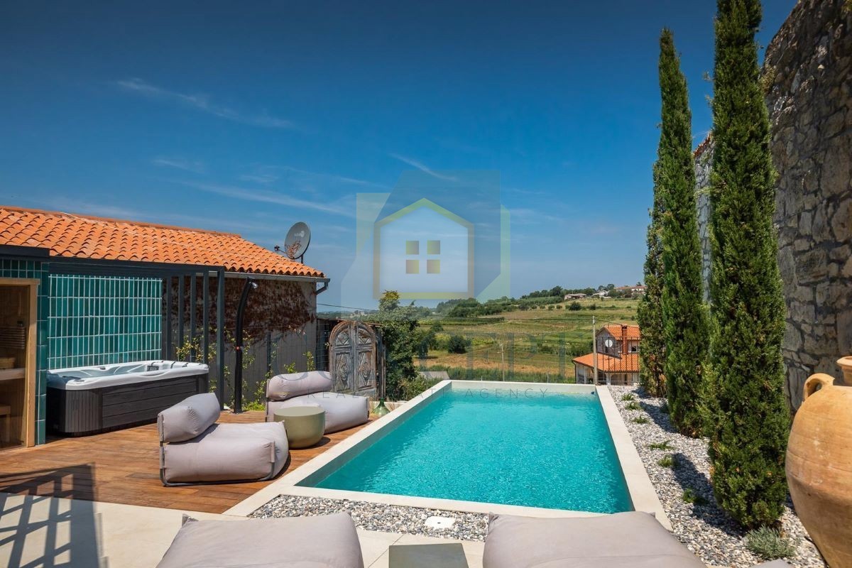 Poreč, Vižinada, Renovirana kamnita hiša s bazenom, 16 km od morja