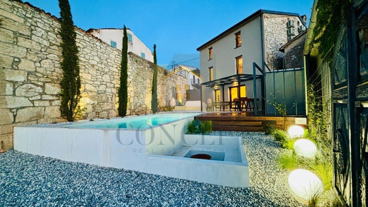 Poreč, Vižinada, Renovirana kamnita hiša s bazenom, 16 km od morja