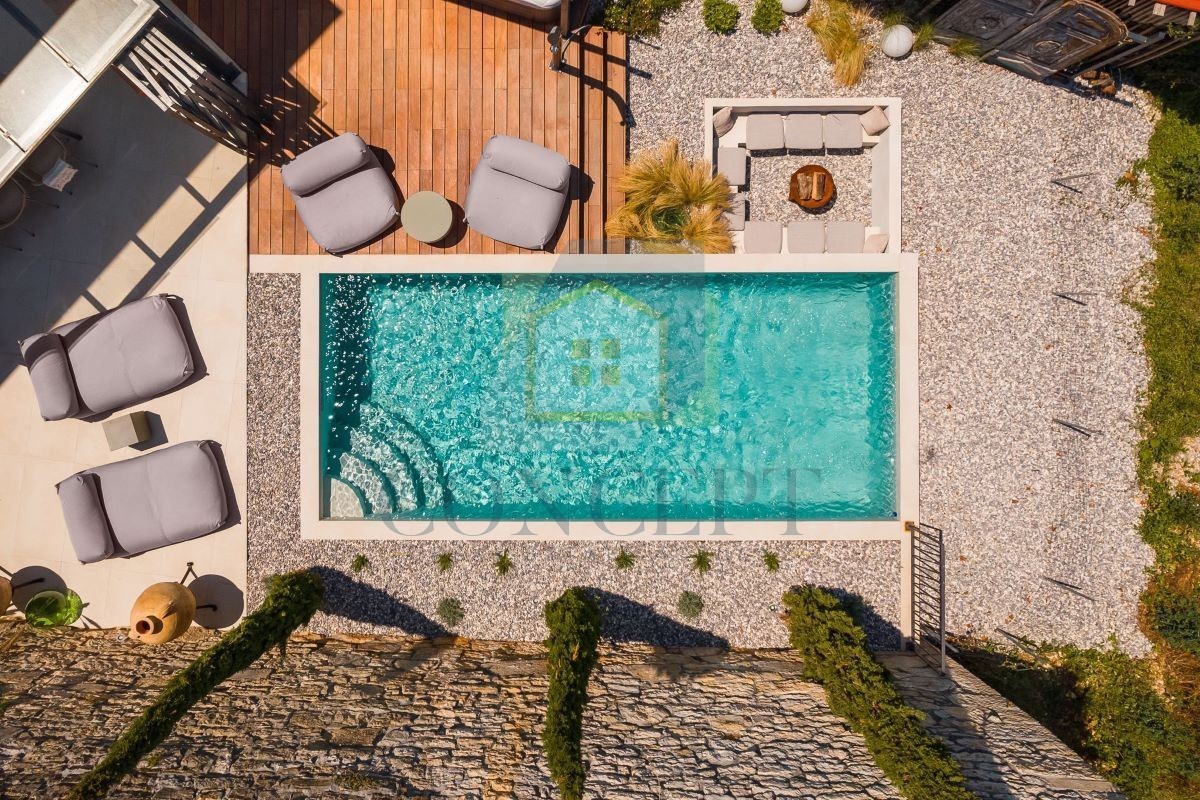 Poreč, Vižinada, Renovirana kamnita hiša s bazenom, 16 km od morja