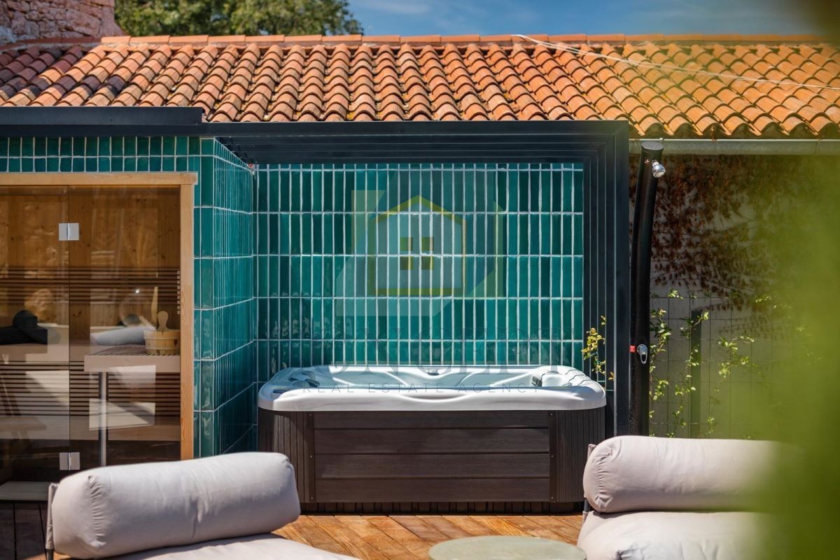 Poreč, Vižinada, Renovirana kamnita hiša s bazenom, 16 km od morja