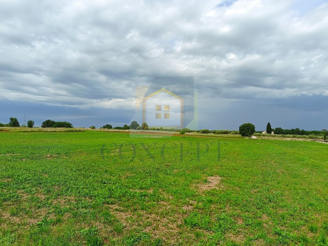 Poreč, Tar, Gradbena zemljišča ob robu urbanizacije, 3,5 km od morja