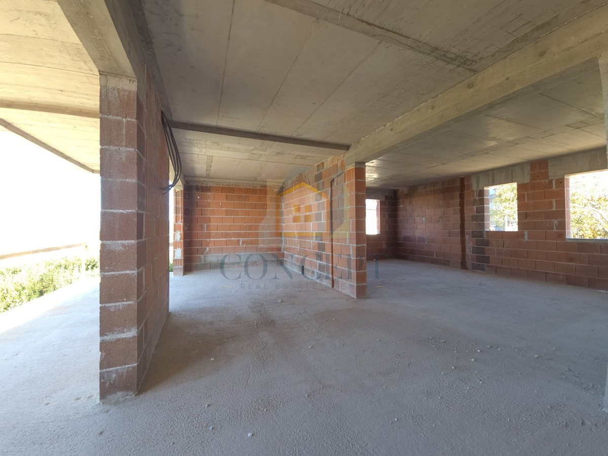 Poreč, okolica, Stan na 2. nadstropju zgradne z dvigalom in pogledom na morje, 7 km od morja