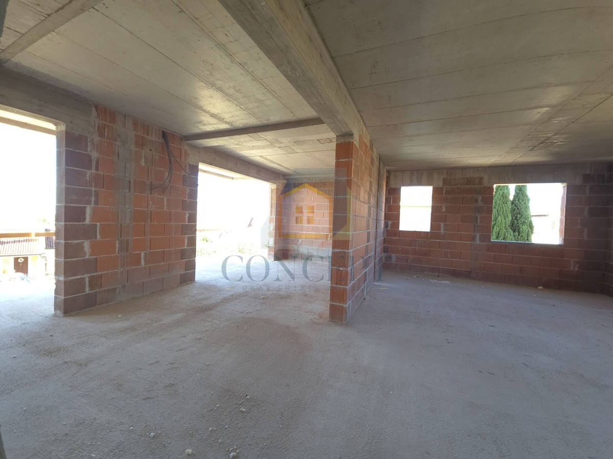 Poreč, okolica, Stan na 2. nadstropju zgradne z dvigalom in pogledom na morje, 7 km od morja