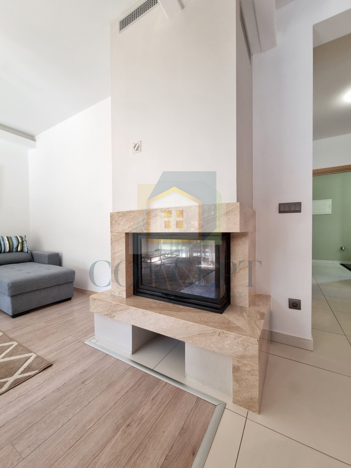 Poreč, širši center, Dvojna hiša z dvema stanovanjem in dvoriščem, 1 km od morja