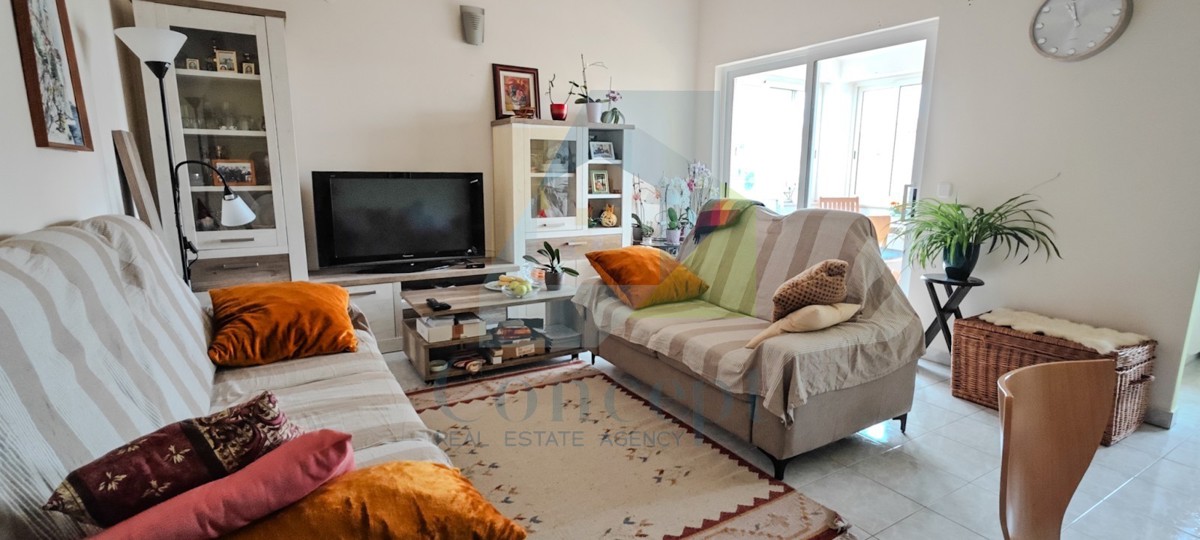 Poreč, širši center, Dvoetažni prostoren stan, 500 m od morja