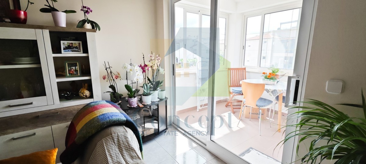 Poreč, širši center, Dvoetažni prostoren stan, 500 m od morja