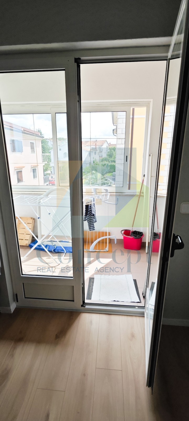 Poreč, širši center, Dvoetažni prostoren stan, 500 m od morja