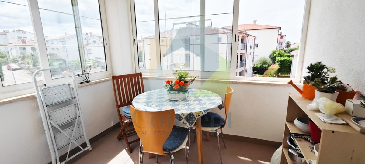 Poreč, širši center, Dvoetažni prostoren stan, 500 m od morja