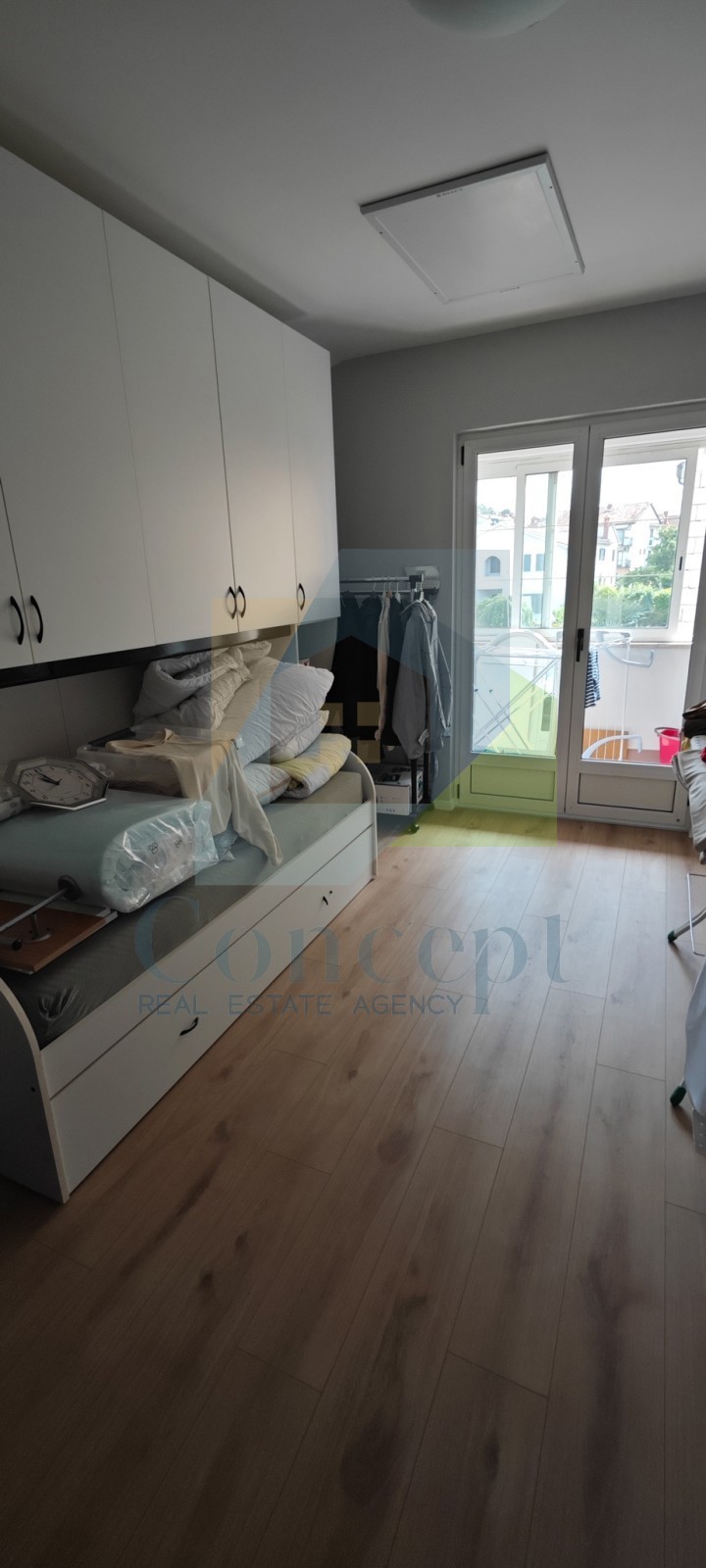 Poreč, širši center, Dvoetažni prostoren stan, 500 m od morja