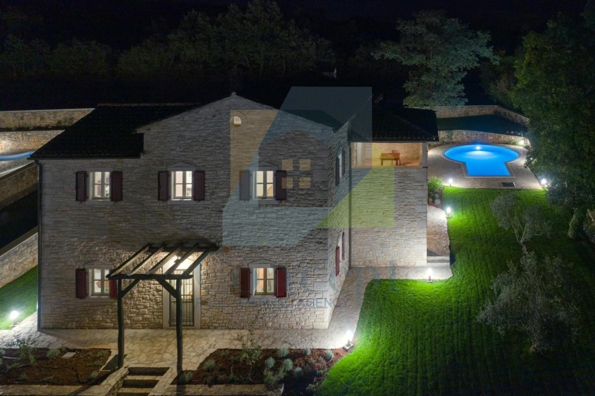 Poreč, Tinjan, Mediteranska kamena vila s bazenom na mirni lokaciji