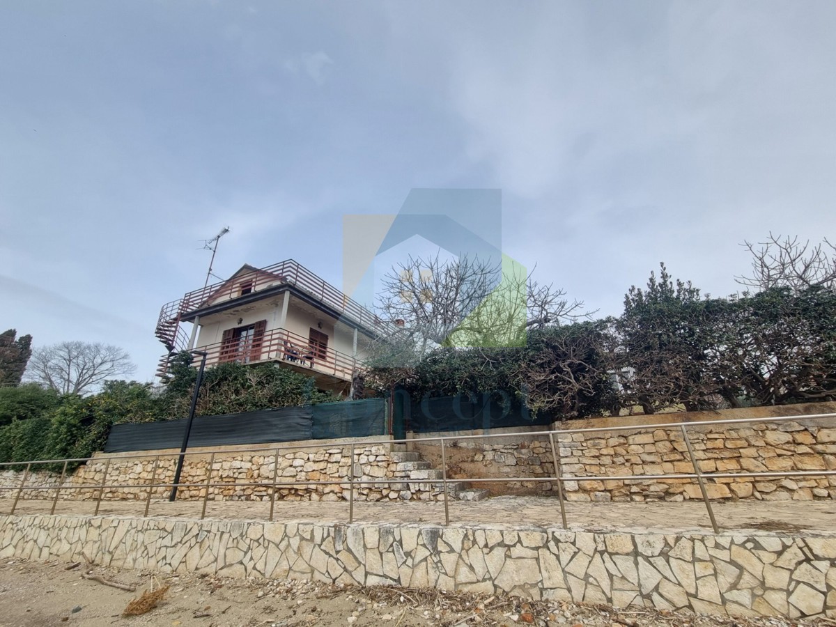 Novigrad, okolica, hiša za adaptacijo, prvi red do morja