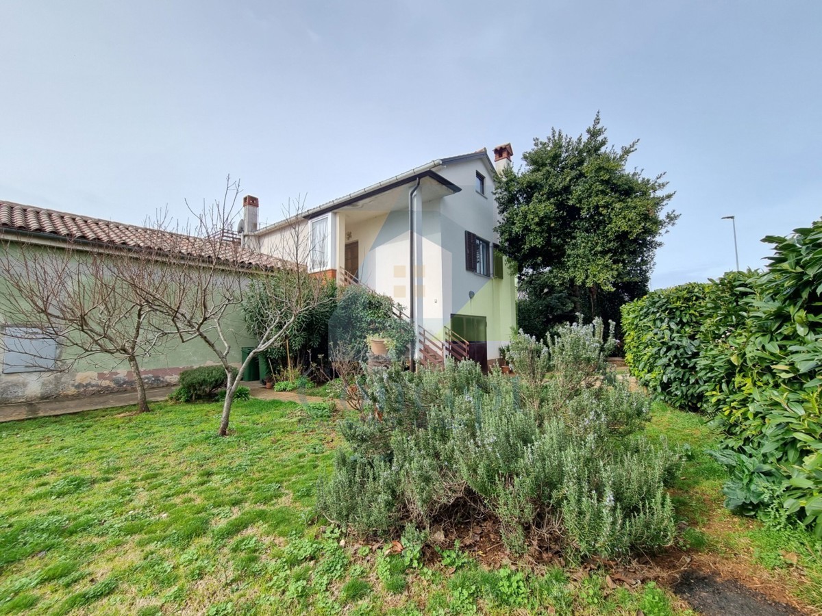 Novigrad, okolica, hiša za adaptacijo, prvi red do morja