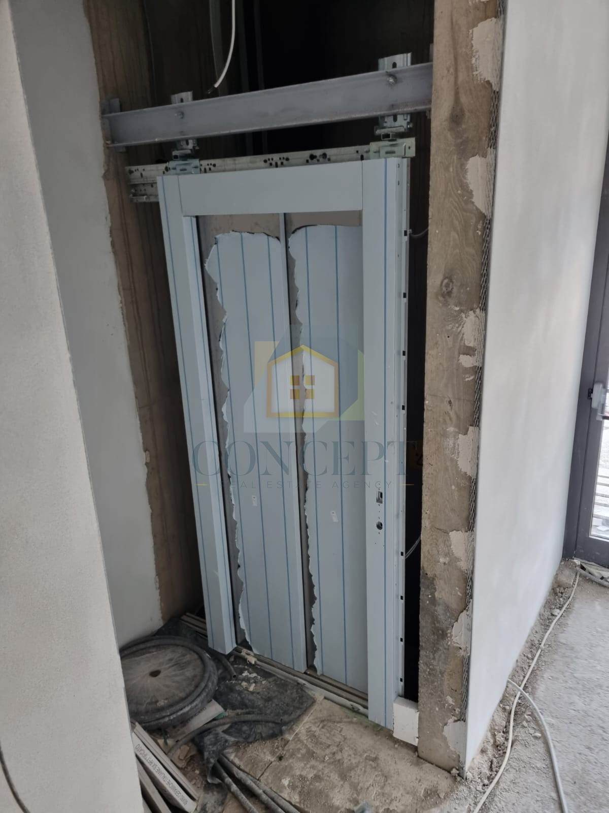 Poreč, center, Stan v novogradnji v 4. nadstropju s pogledom na morje, 200 m od morja