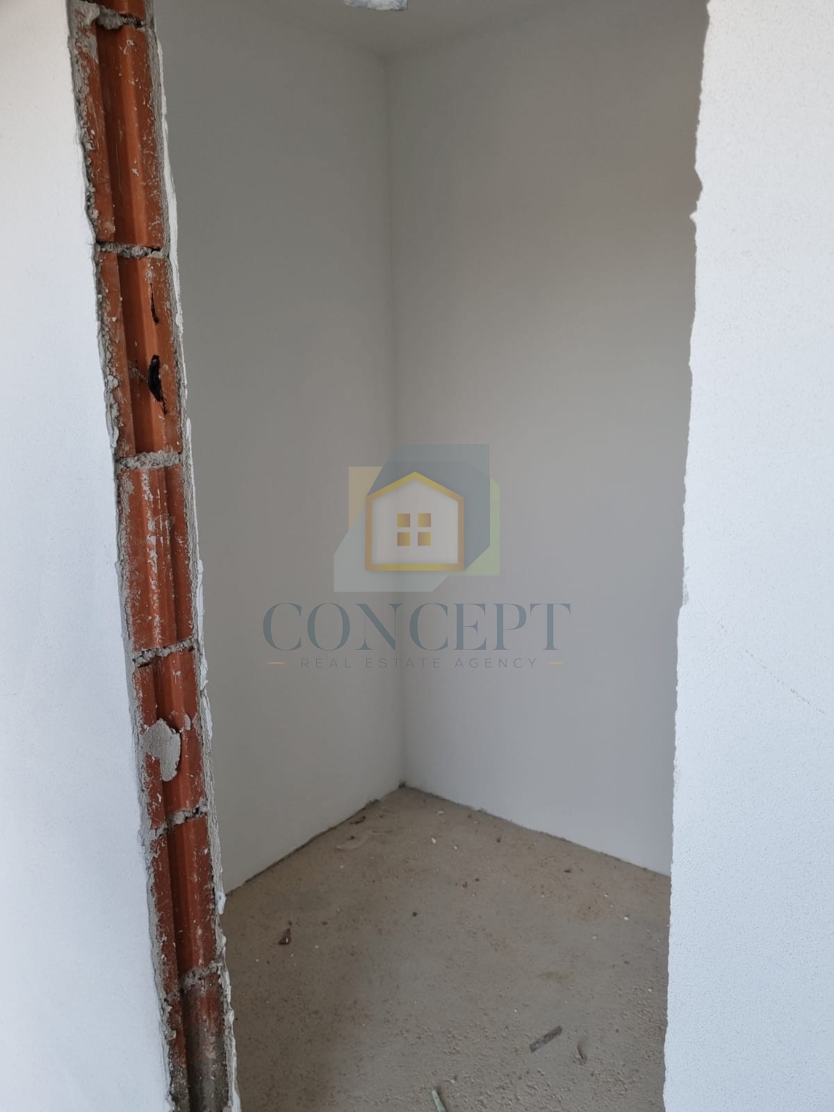 Poreč, center, Stan v novogradnji v 4. nadstropju s pogledom na morje, 200 m od morja