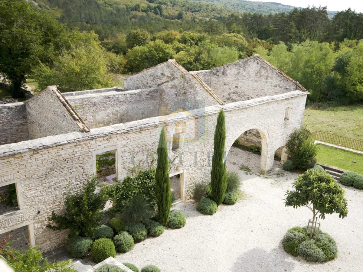 Buje, okolica, Luksuzno beneško posestvo na čudoviti lokaciji