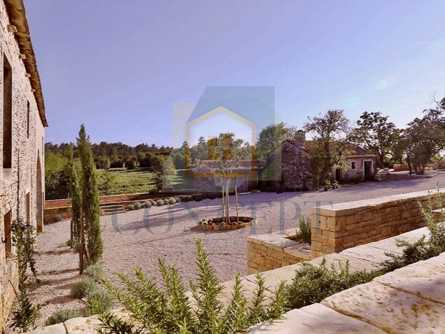 Buje, okolica, Luksuzno beneško posestvo na čudoviti lokaciji