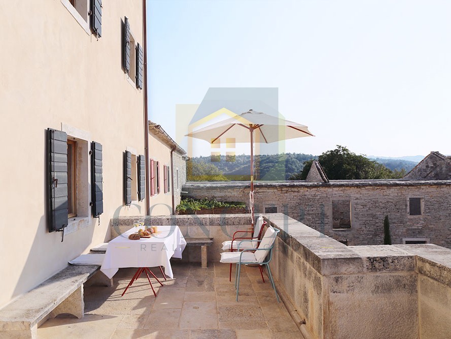 Buje, okolica, Luksuzno beneško posestvo na čudoviti lokaciji