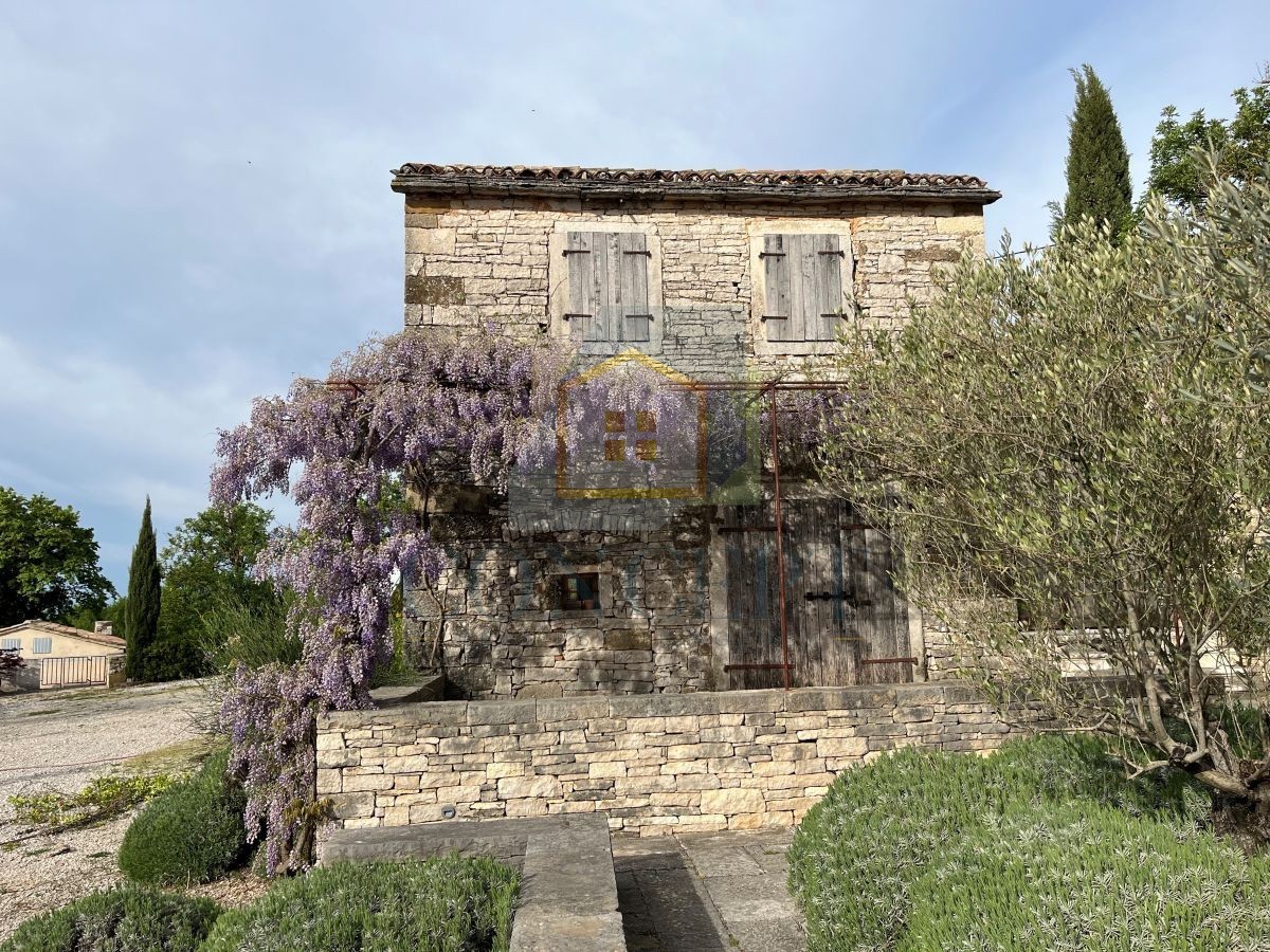 Buje, okolica, Luksuzno beneško posestvo na čudoviti lokaciji