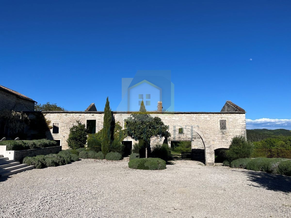 Buje, okolica, Luksuzno beneško posestvo na čudoviti lokaciji