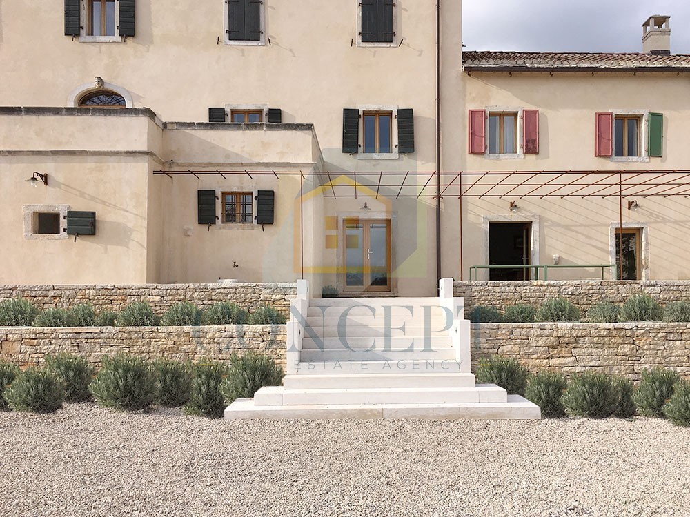 Buje, okolica, Luksuzno beneško posestvo na čudoviti lokaciji