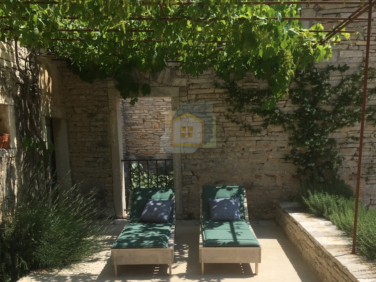 Buje, okolica, Luksuzno beneško posestvo na čudoviti lokaciji