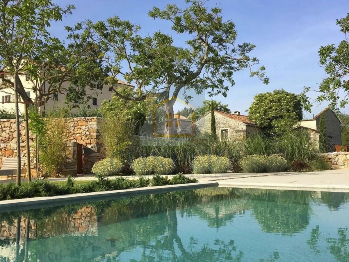 Buje, okolica, Luksuzno beneško posestvo na čudoviti lokaciji