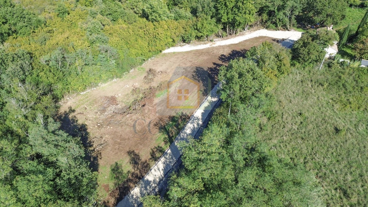 Poreč, okolica, Građevinsko zemljišče z gradbenim dovoljenjem, 12 km od morja