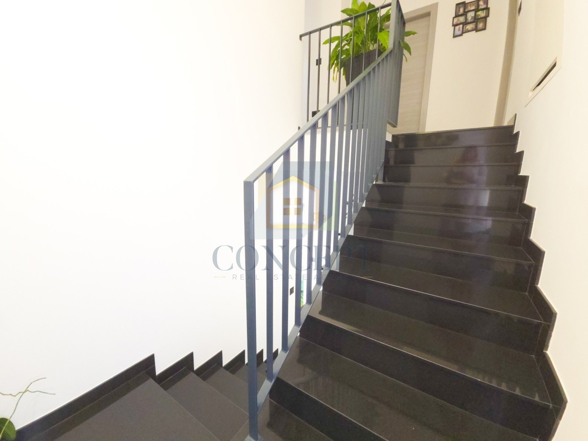 Poreč, okolica, moderna luksuzna vila s bazenom, 12 km od morja