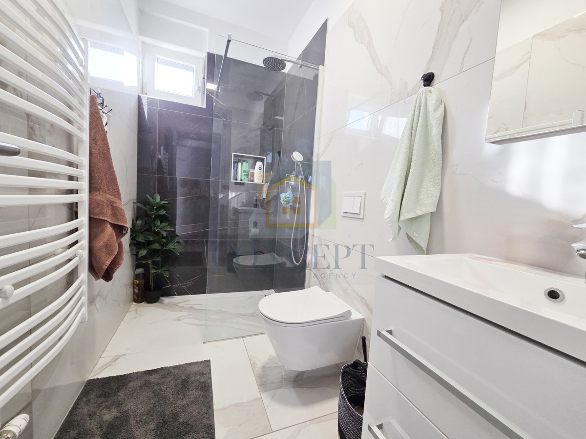 Poreč, okolica, moderna luksuzna vila s bazenom, 12 km od morja