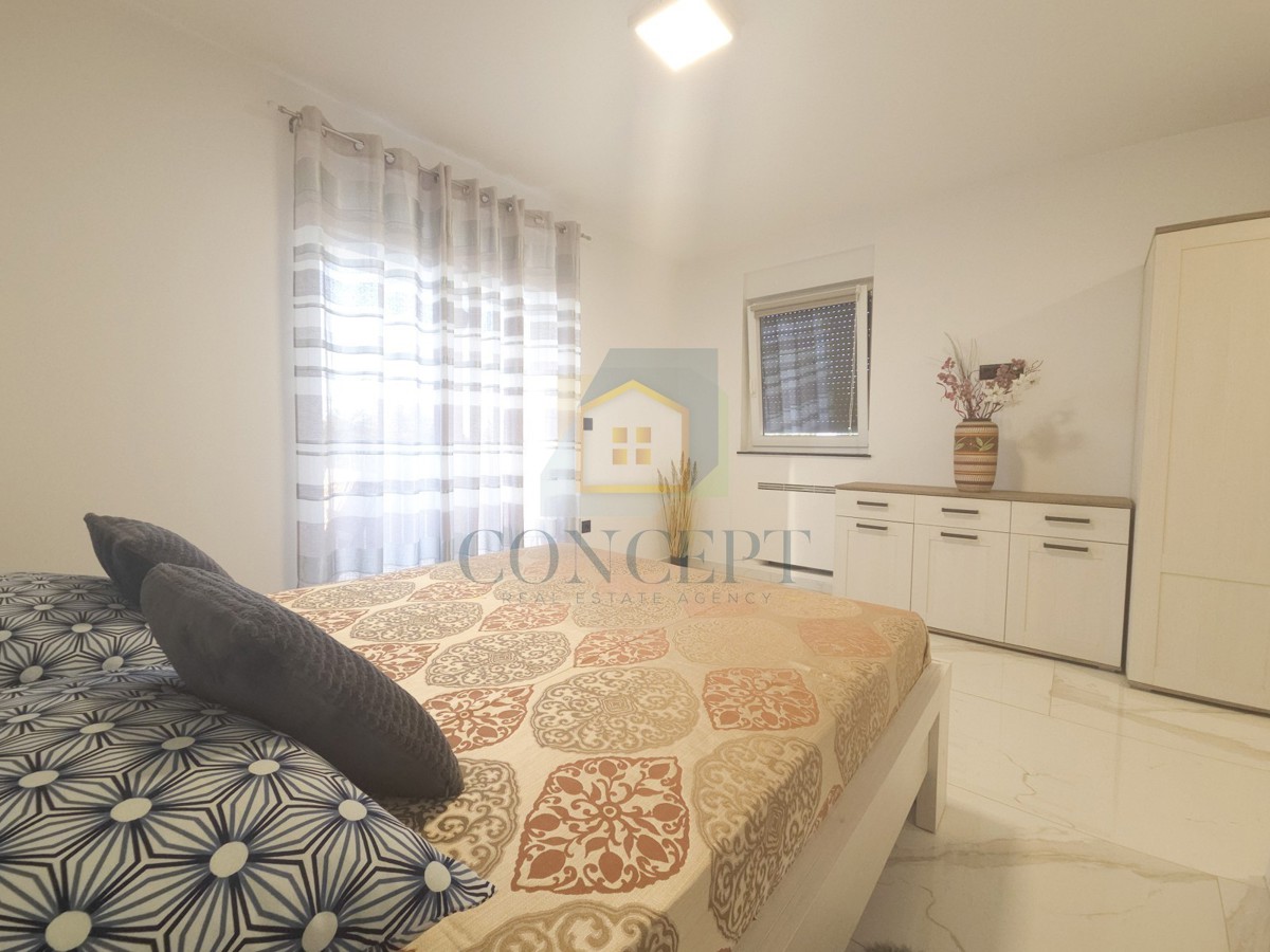 Poreč, okolica, moderna luksuzna vila s bazenom, 12 km od morja