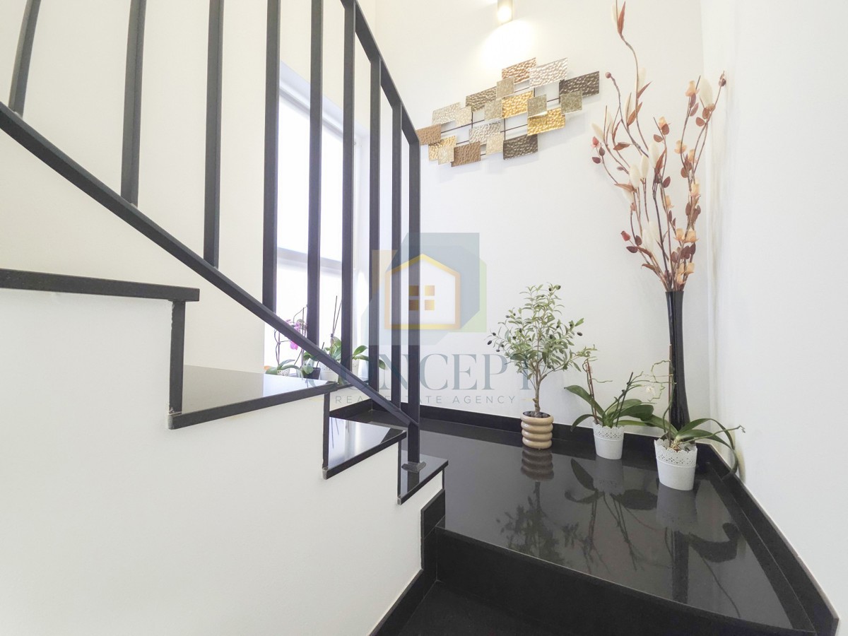 Poreč, okolica, moderna luksuzna vila s bazenom, 12 km od morja