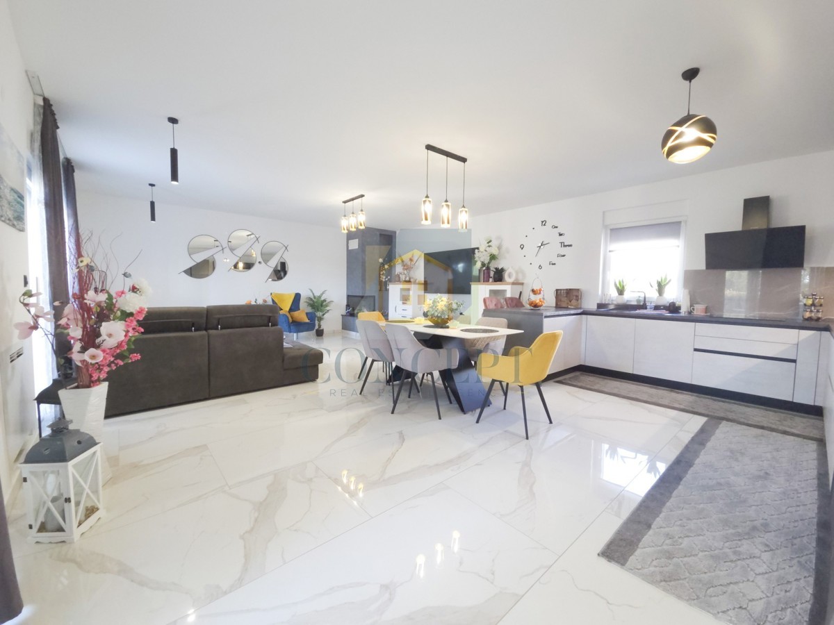 Poreč, okolica, moderna luksuzna vila s bazenom, 12 km od morja