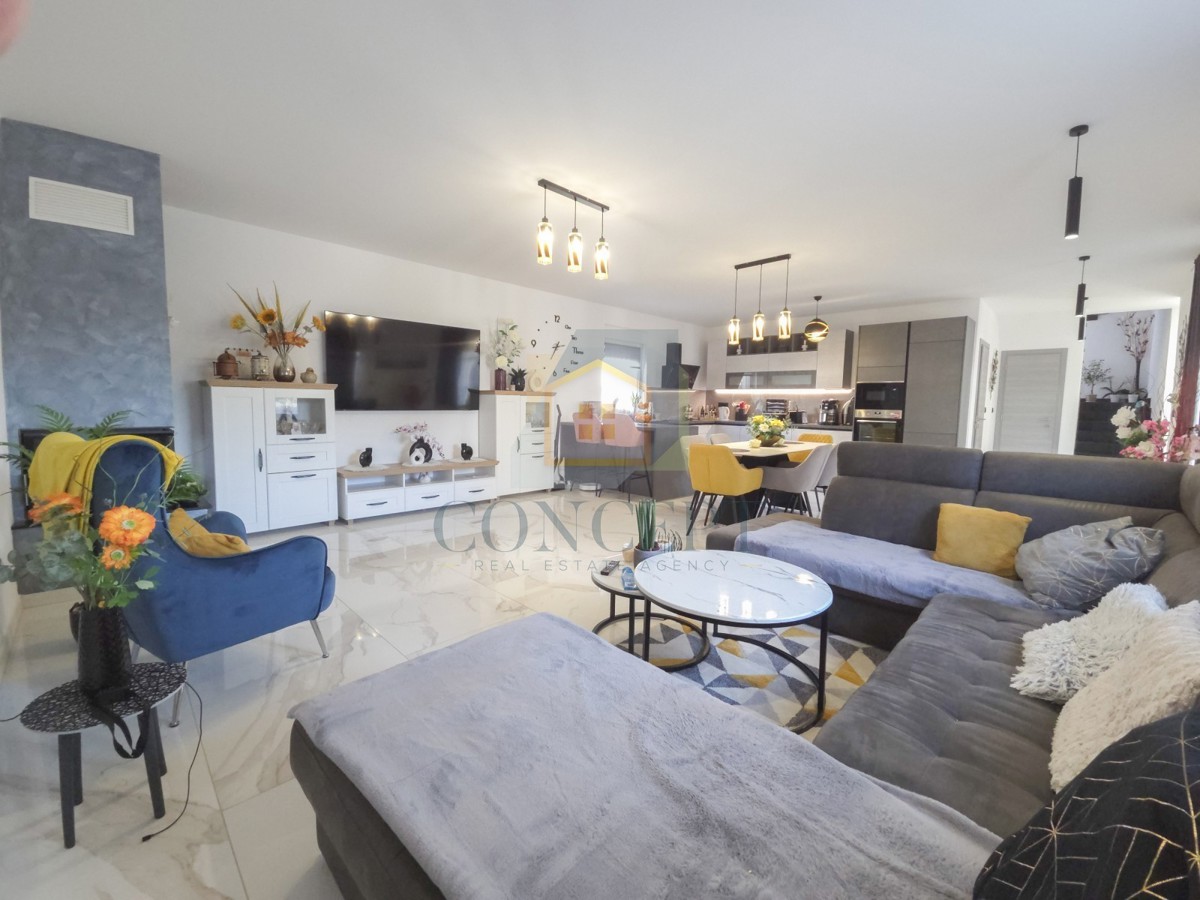 Poreč, okolica, moderna luksuzna vila s bazenom, 12 km od morja